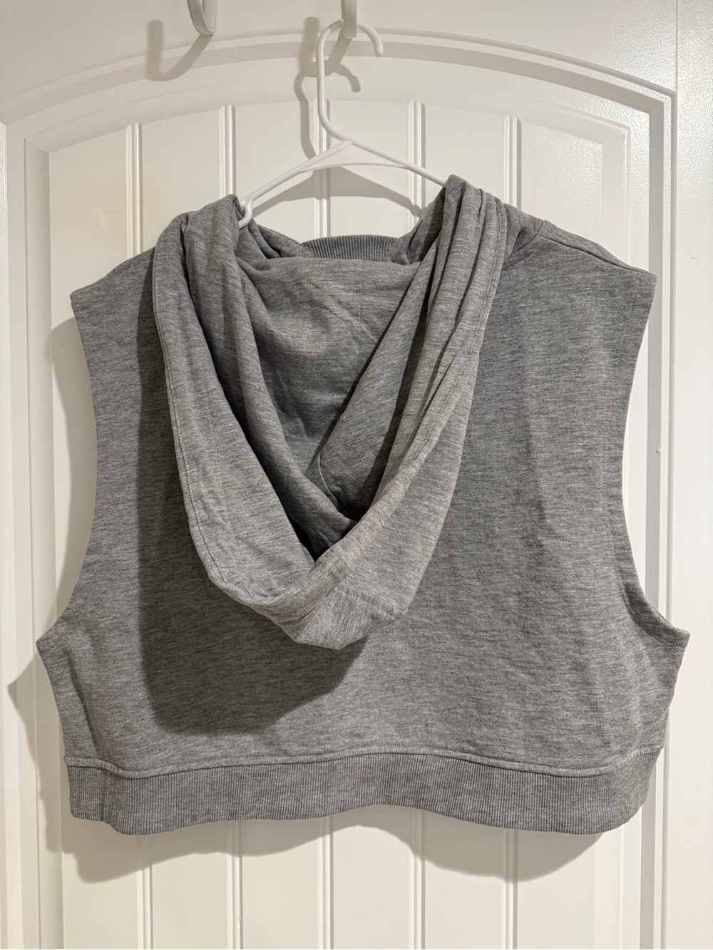 IVY PARK Heather Gray Sleeveless Cropped Hoodie - Picture 2 of 5